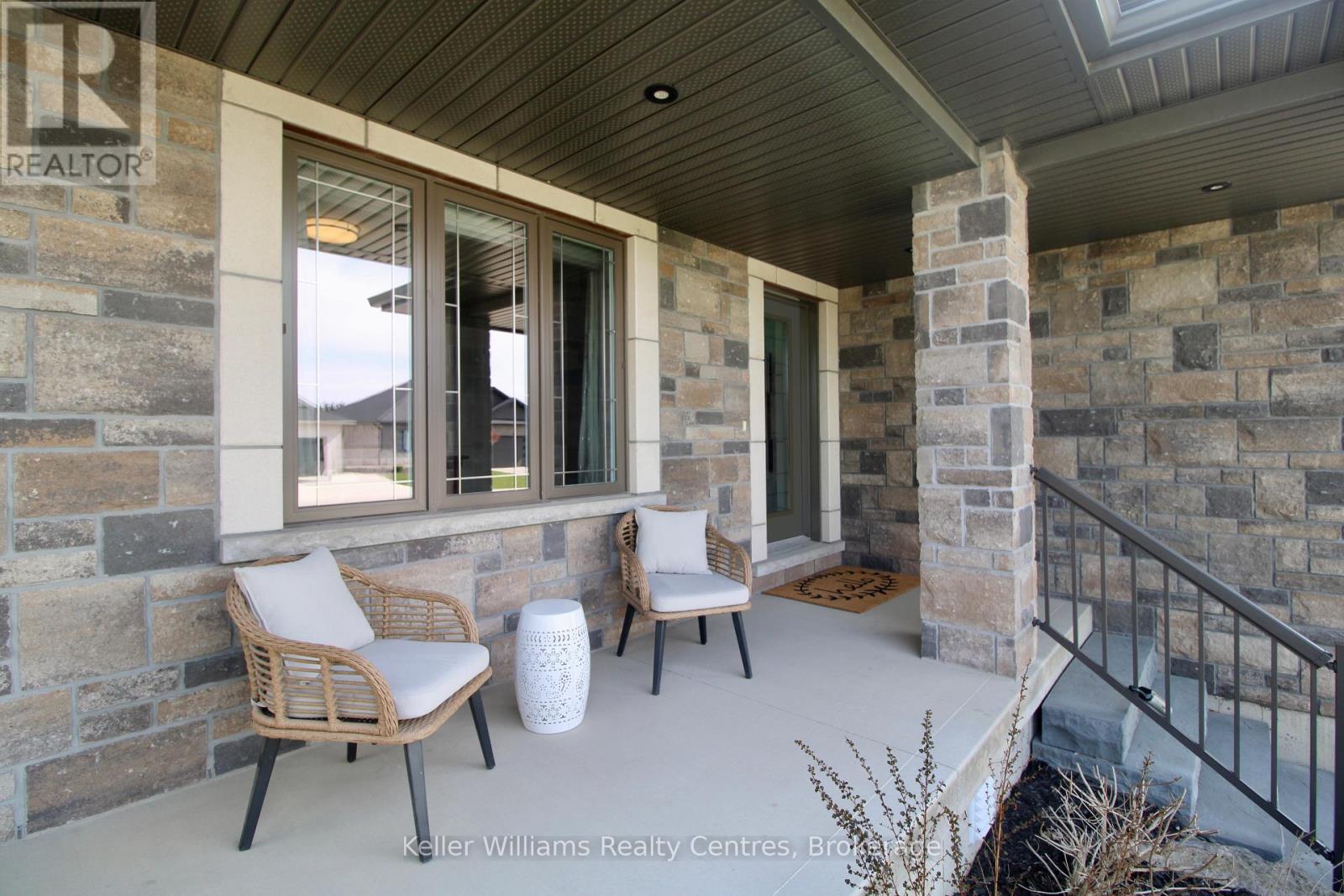 113 Fourth Street Property Photo 3