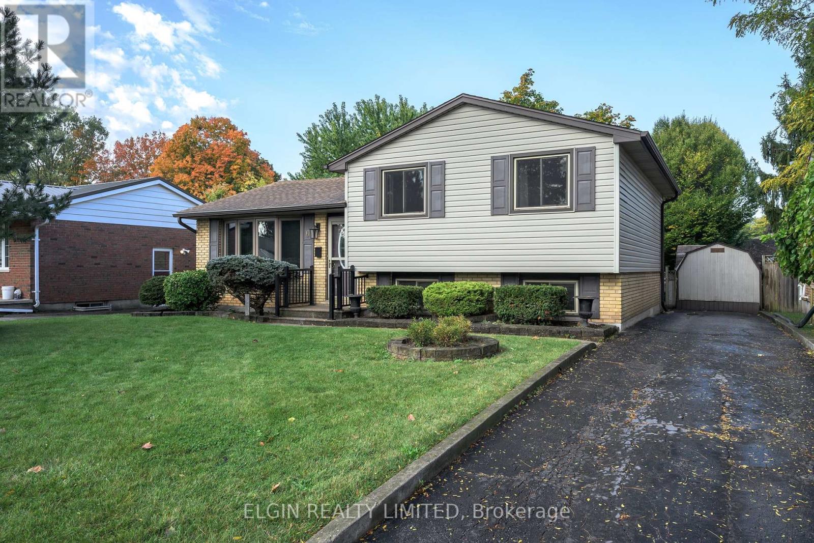 6 ALDBOROUGH AVENUE Property Photo 1