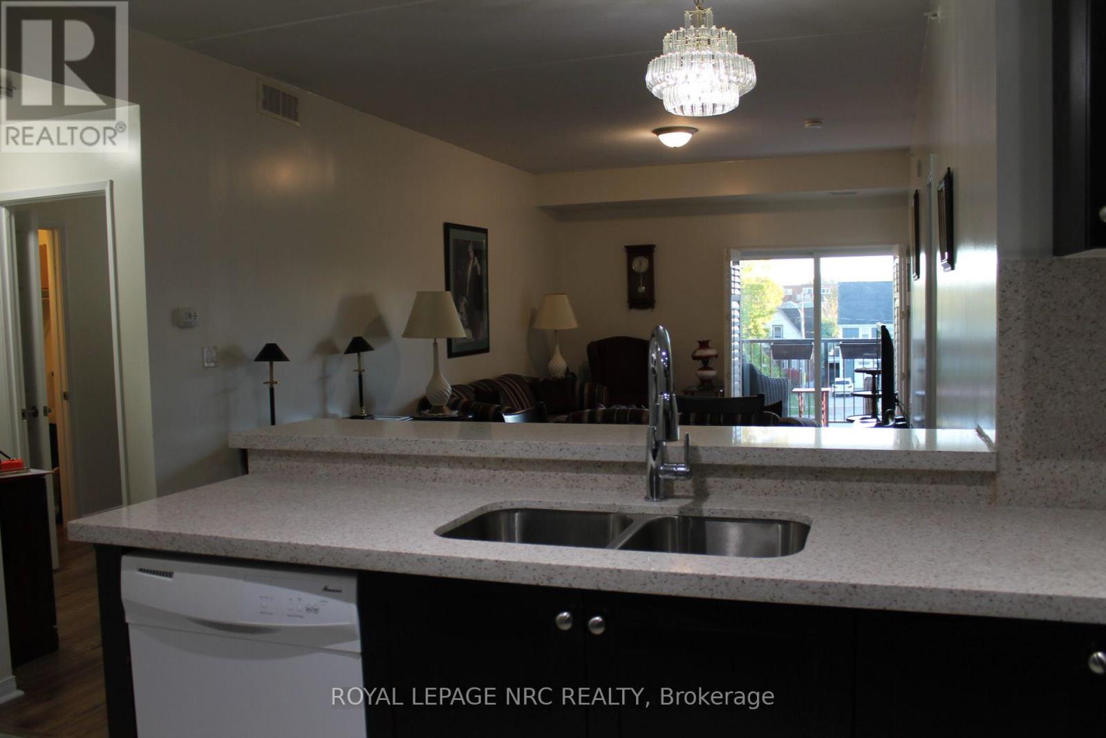 301 - 16 Sullivan Avenue Property Photo 5