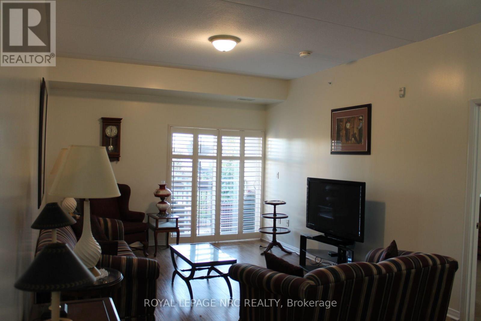 301 - 16 Sullivan Avenue Property Photo 8
