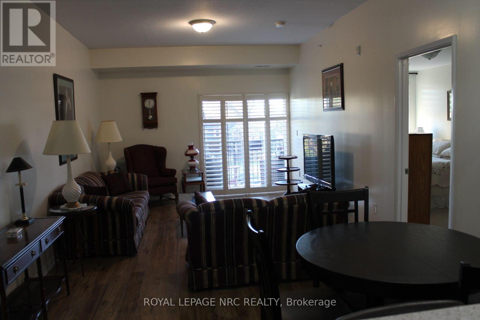 301 - 16 Sullivan Avenue Property Photo 9