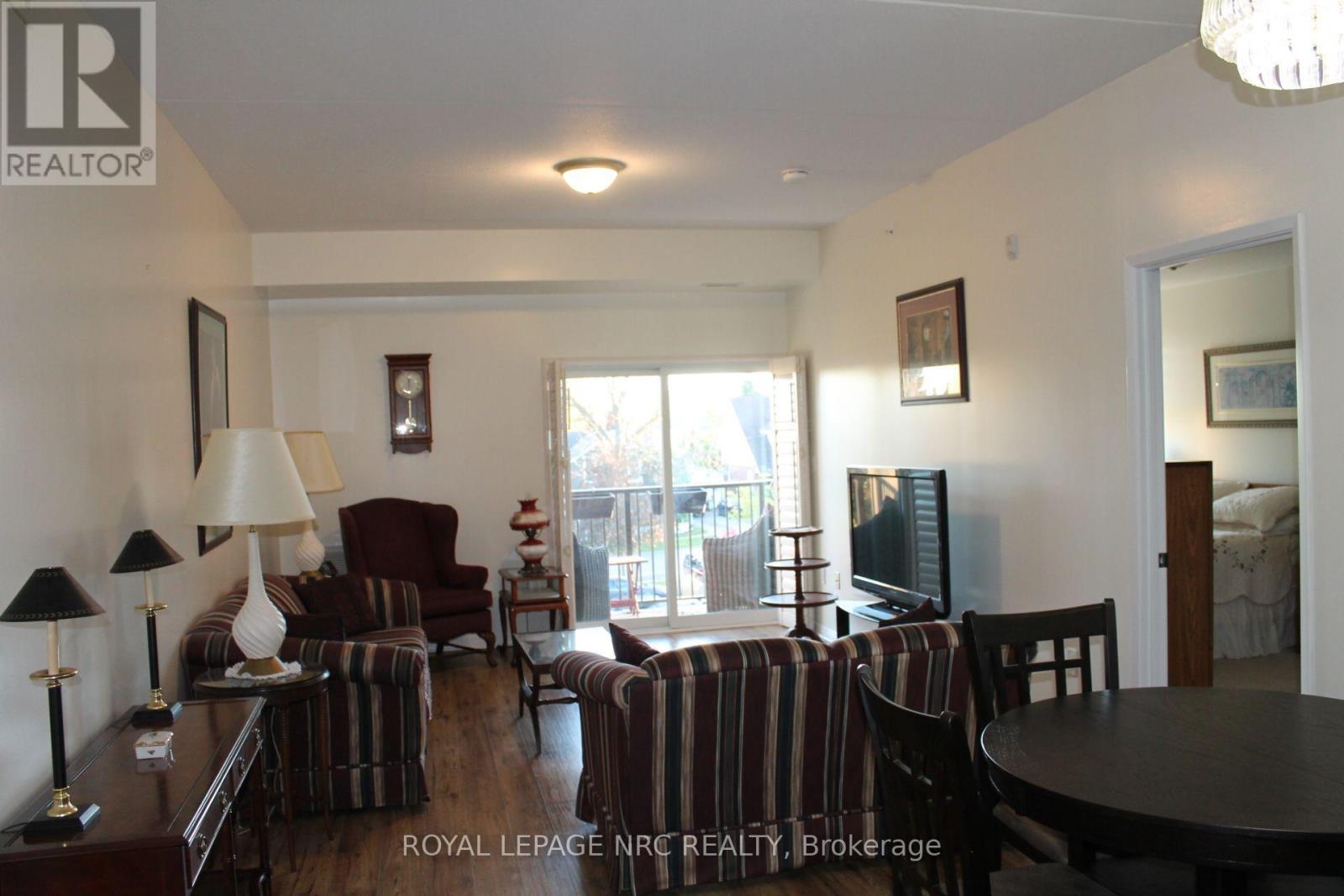 301 - 16 Sullivan Avenue Property Photo 10