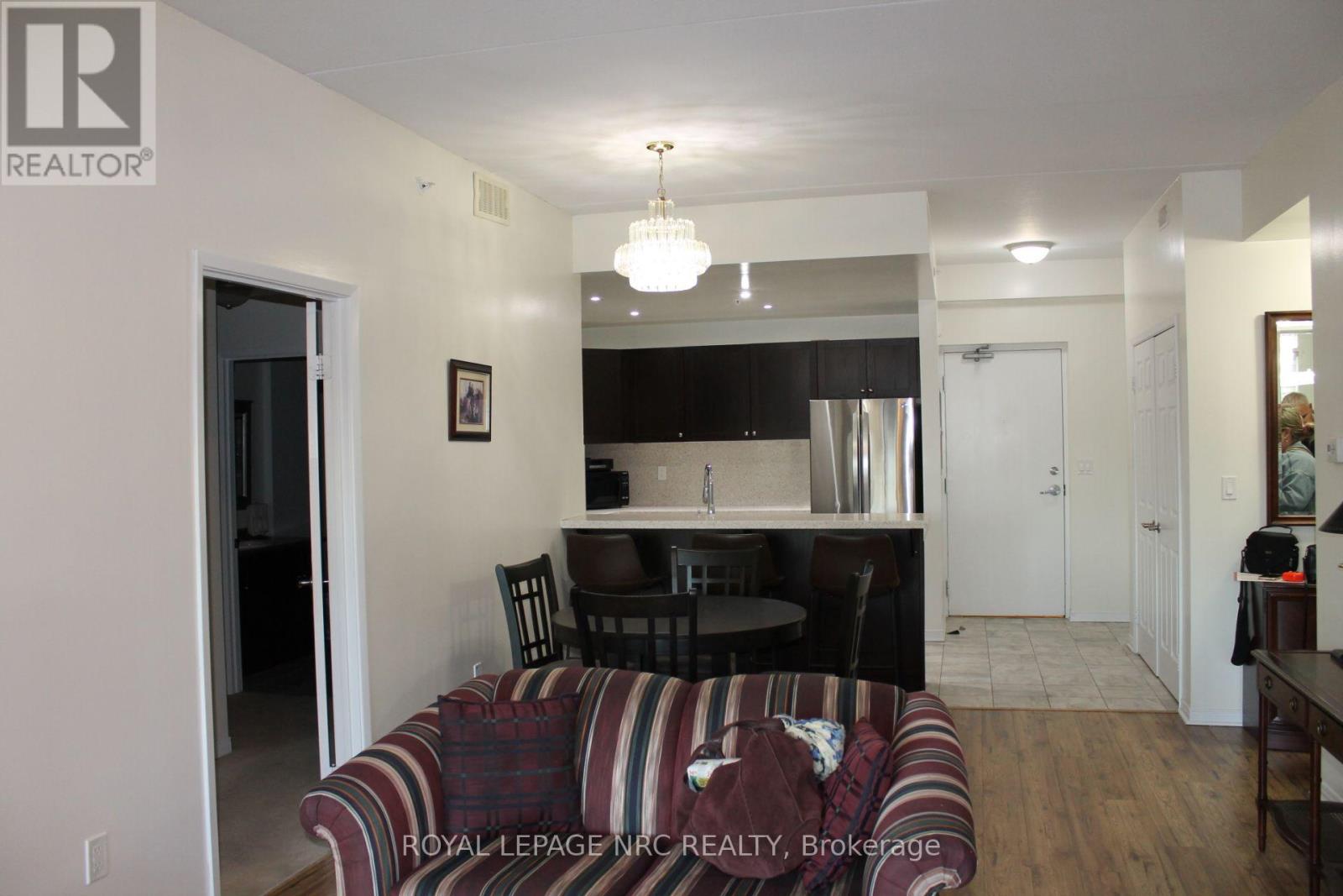 301 - 16 Sullivan Avenue Property Photo 11