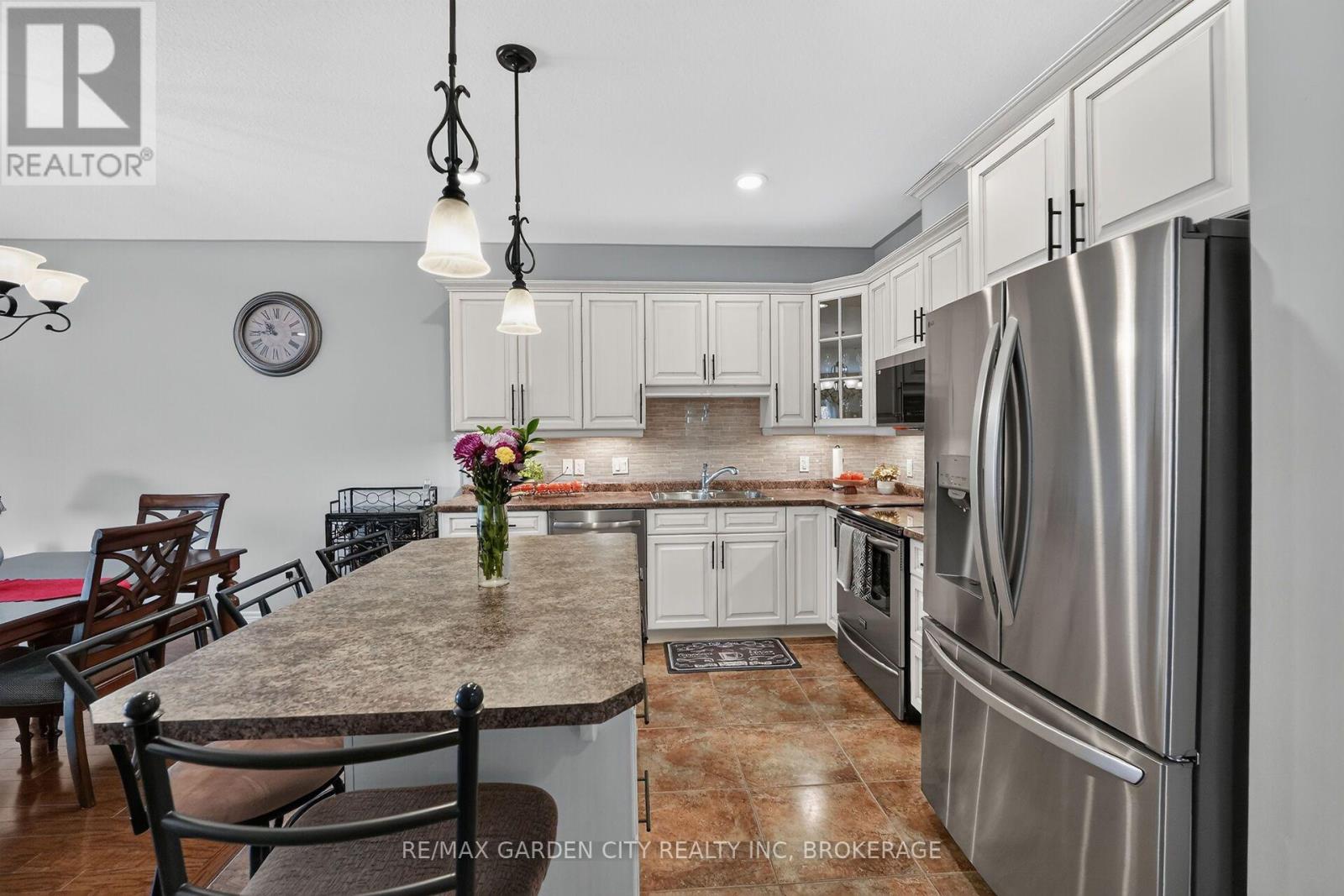 179 Falcon Drive Property Photo 6