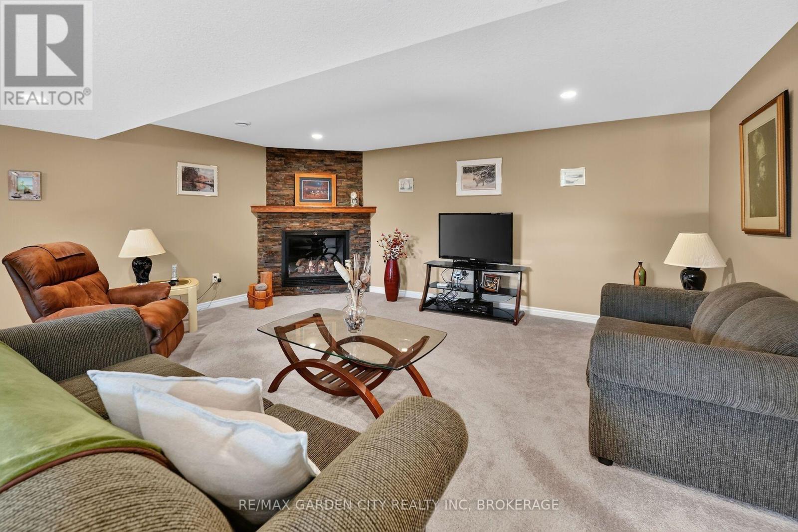 179 Falcon Drive Property Photo 27