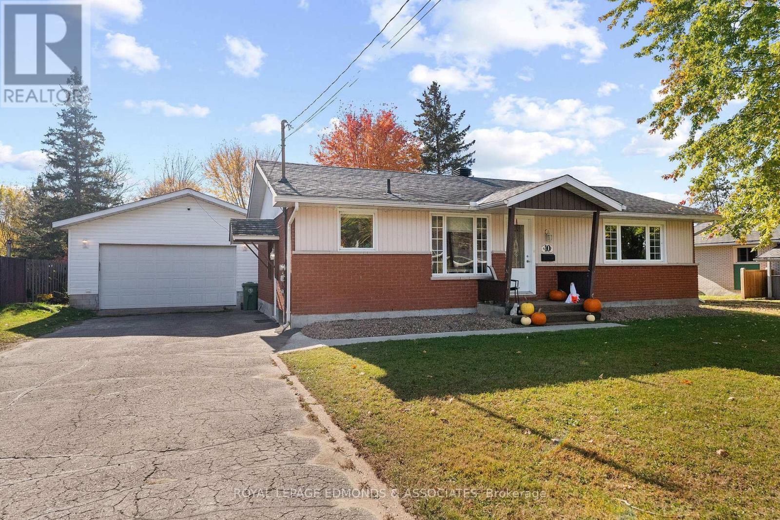 10 Sunset Crescent Property Photo 1