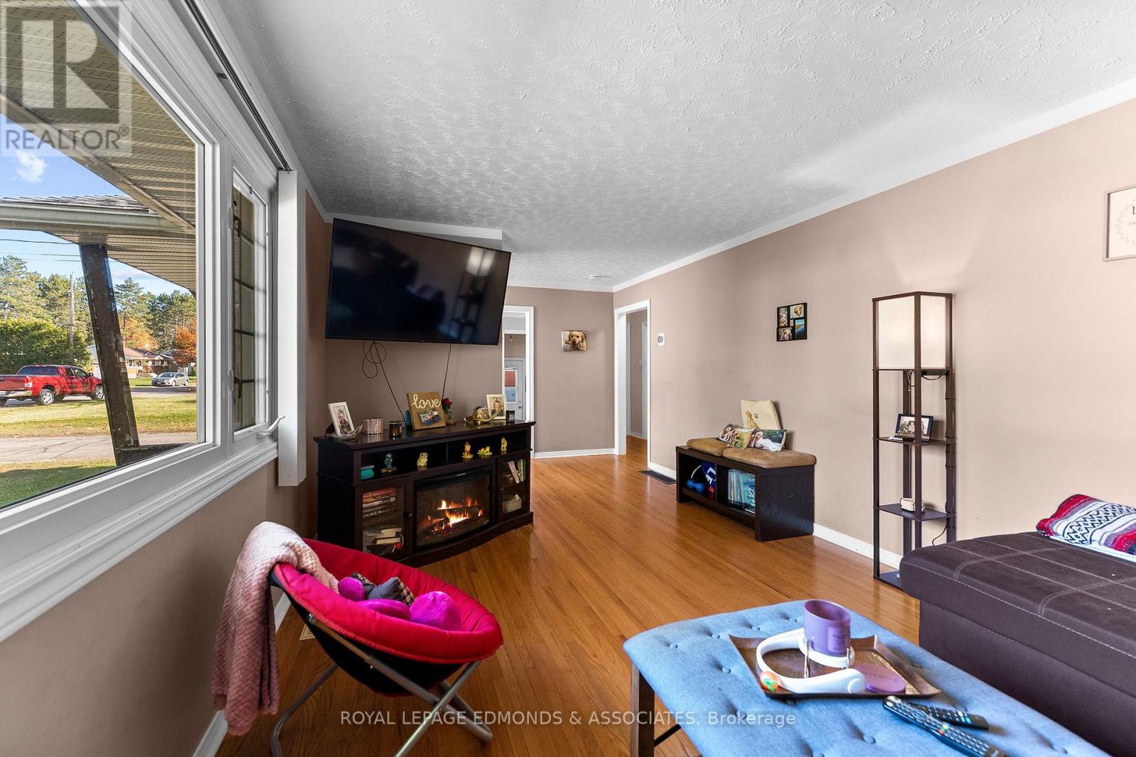 10 Sunset Crescent Property Photo 15