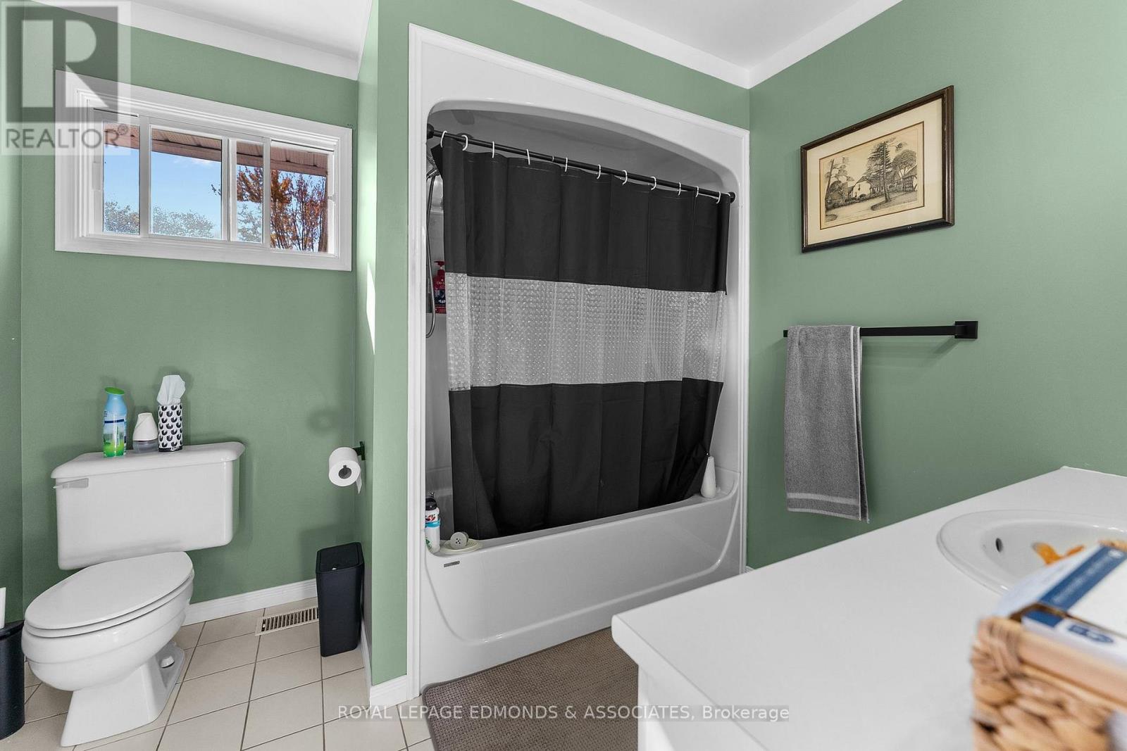 10 Sunset Crescent Property Photo 26