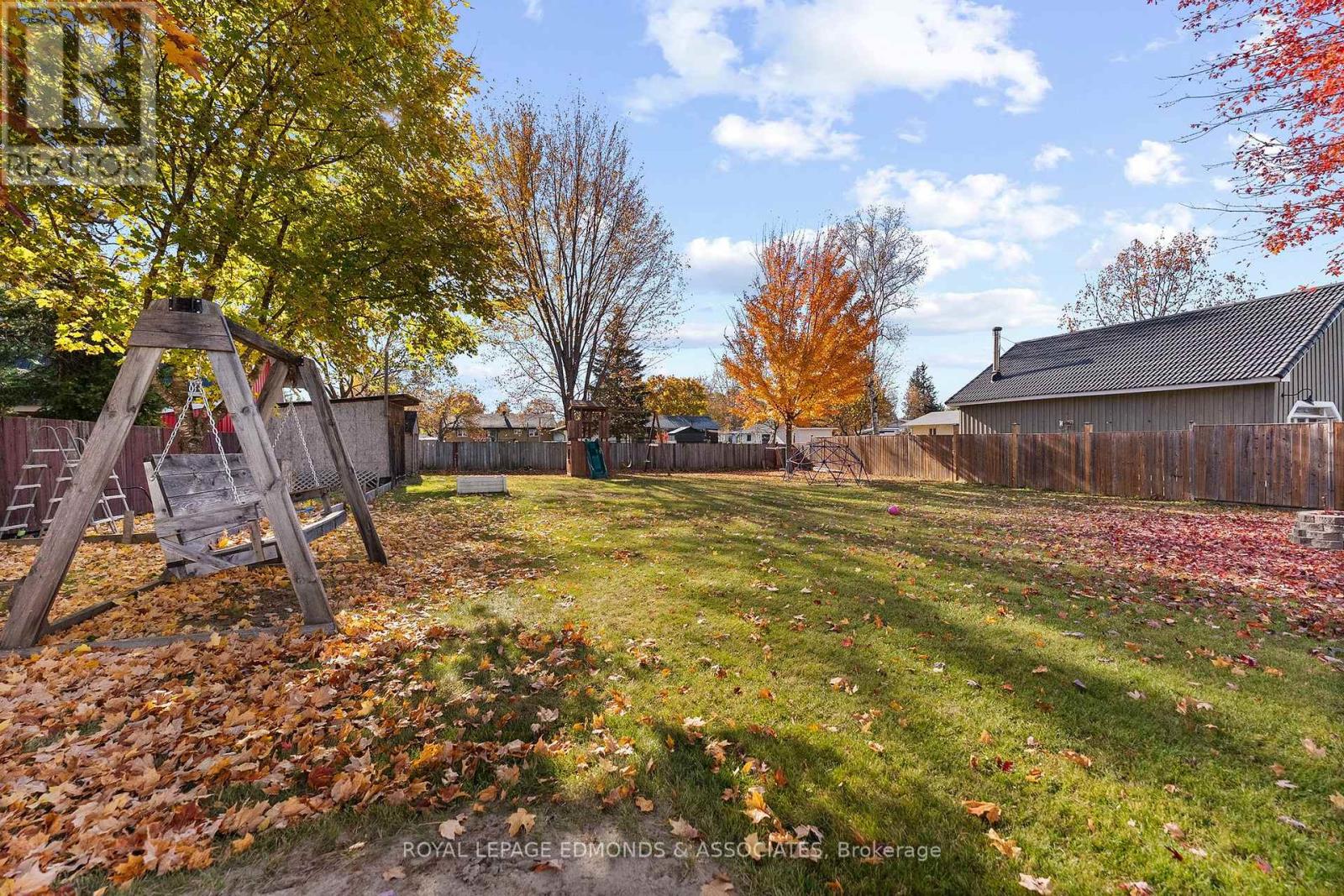 10 Sunset Crescent Property Photo 44