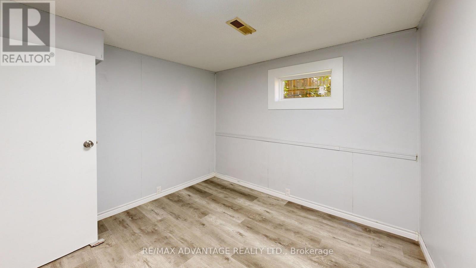 9 Camelot Crescent Property Photo 35