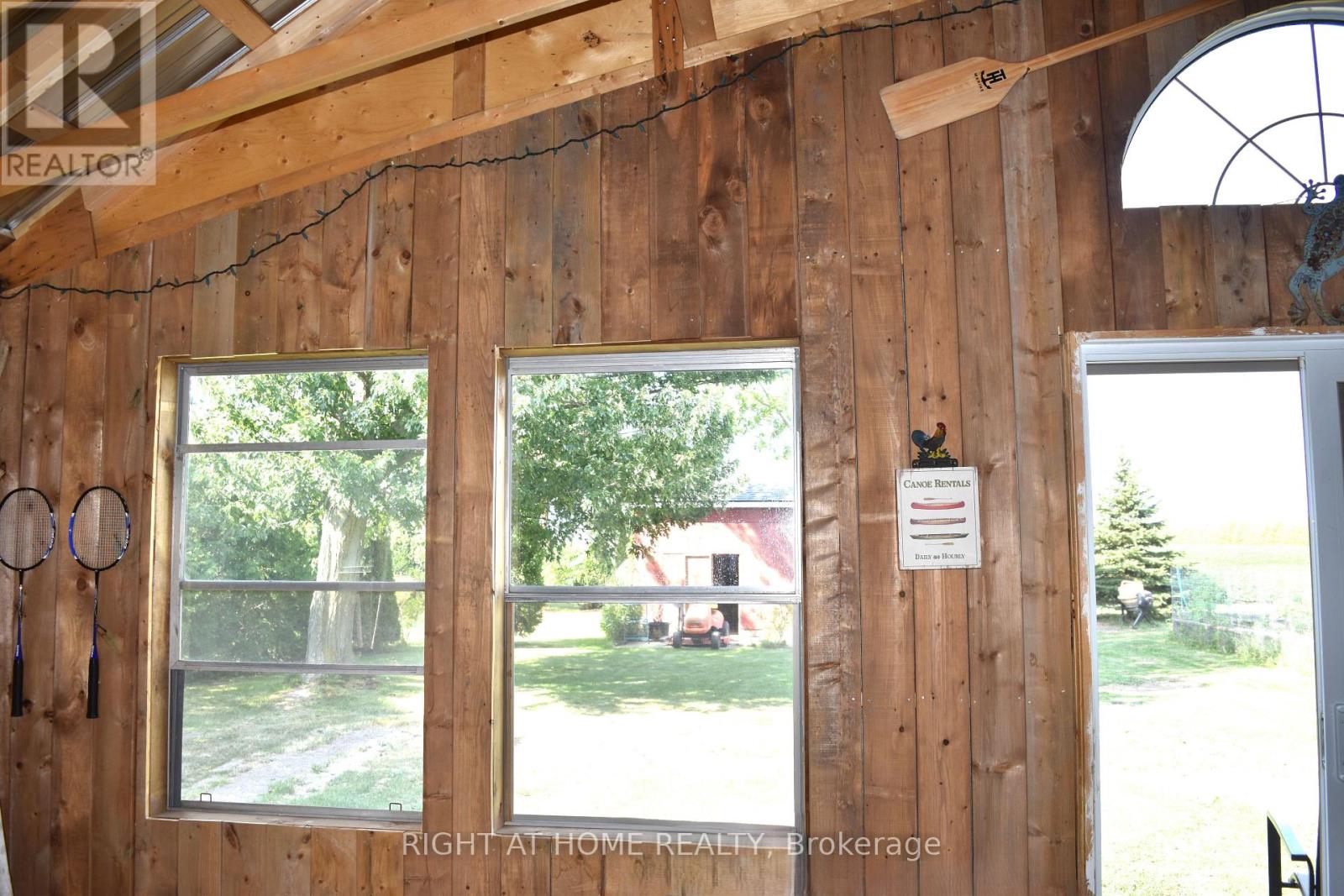 7231 Baseline Road E Property Photo 25