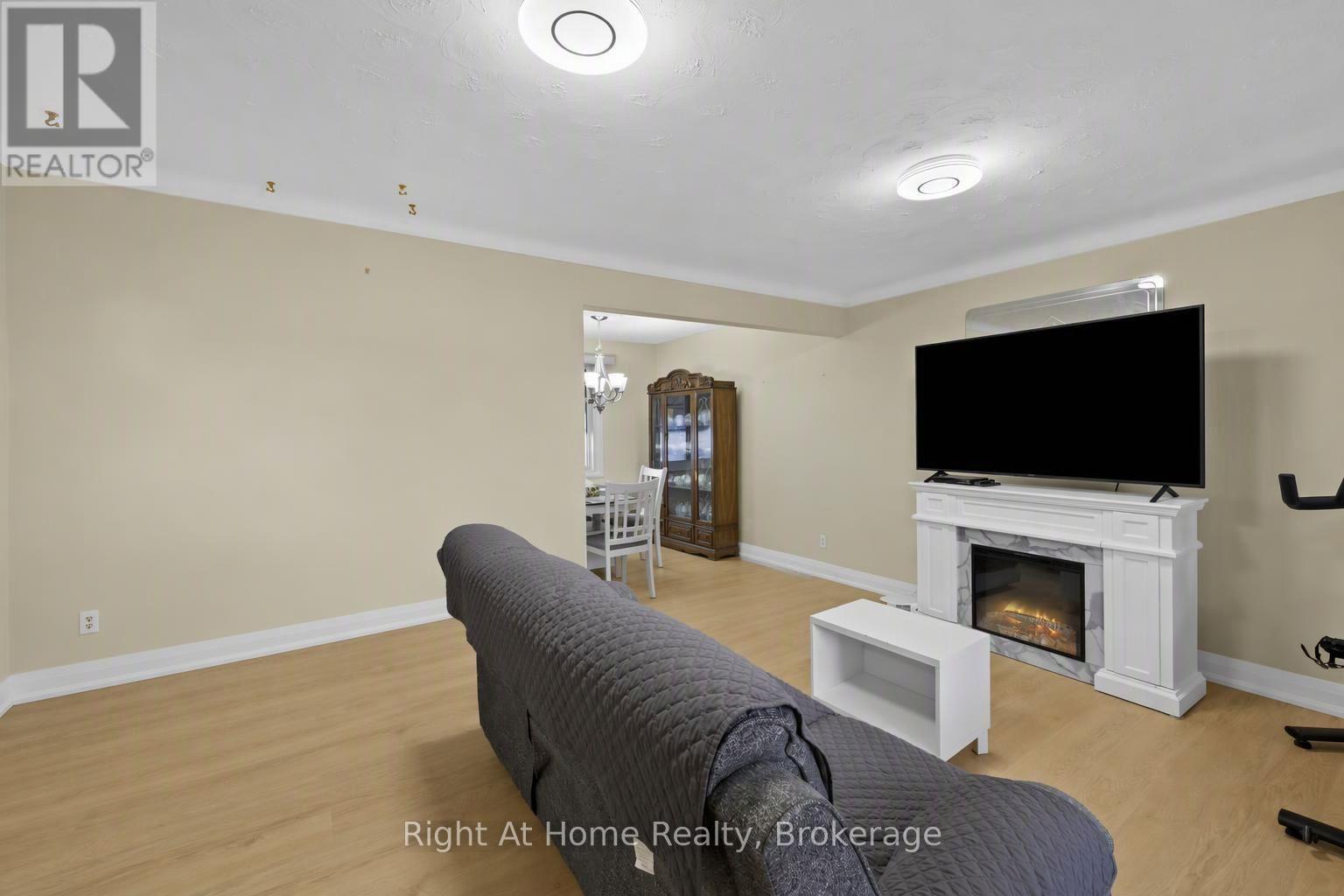 Main - 7315 Freeman Street Property Photo 3