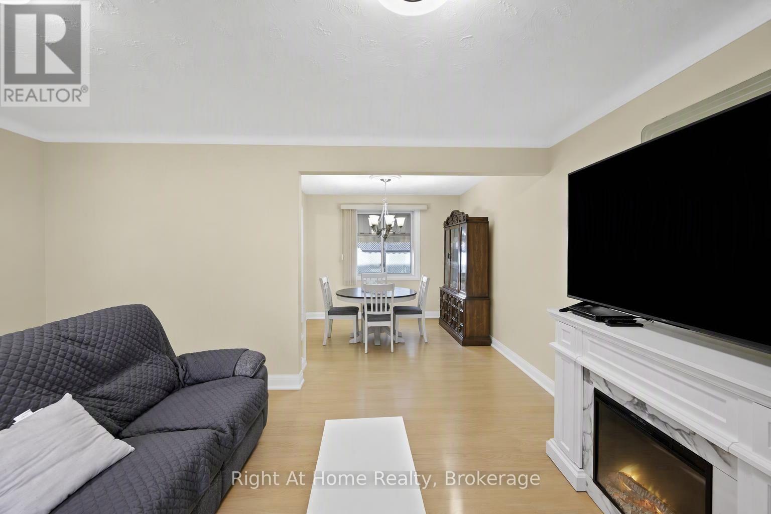 Main - 7315 Freeman Street Property Photo 5