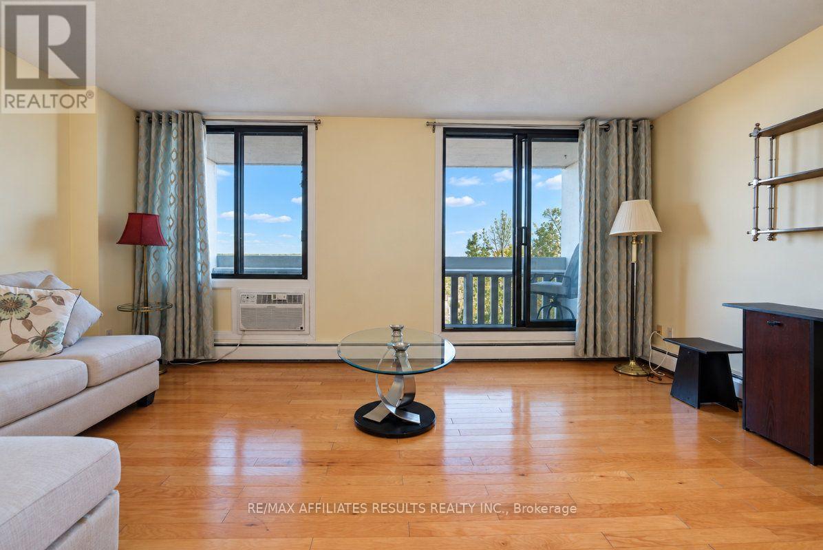 408 - 415 Greenview Avenue Property Photo 6