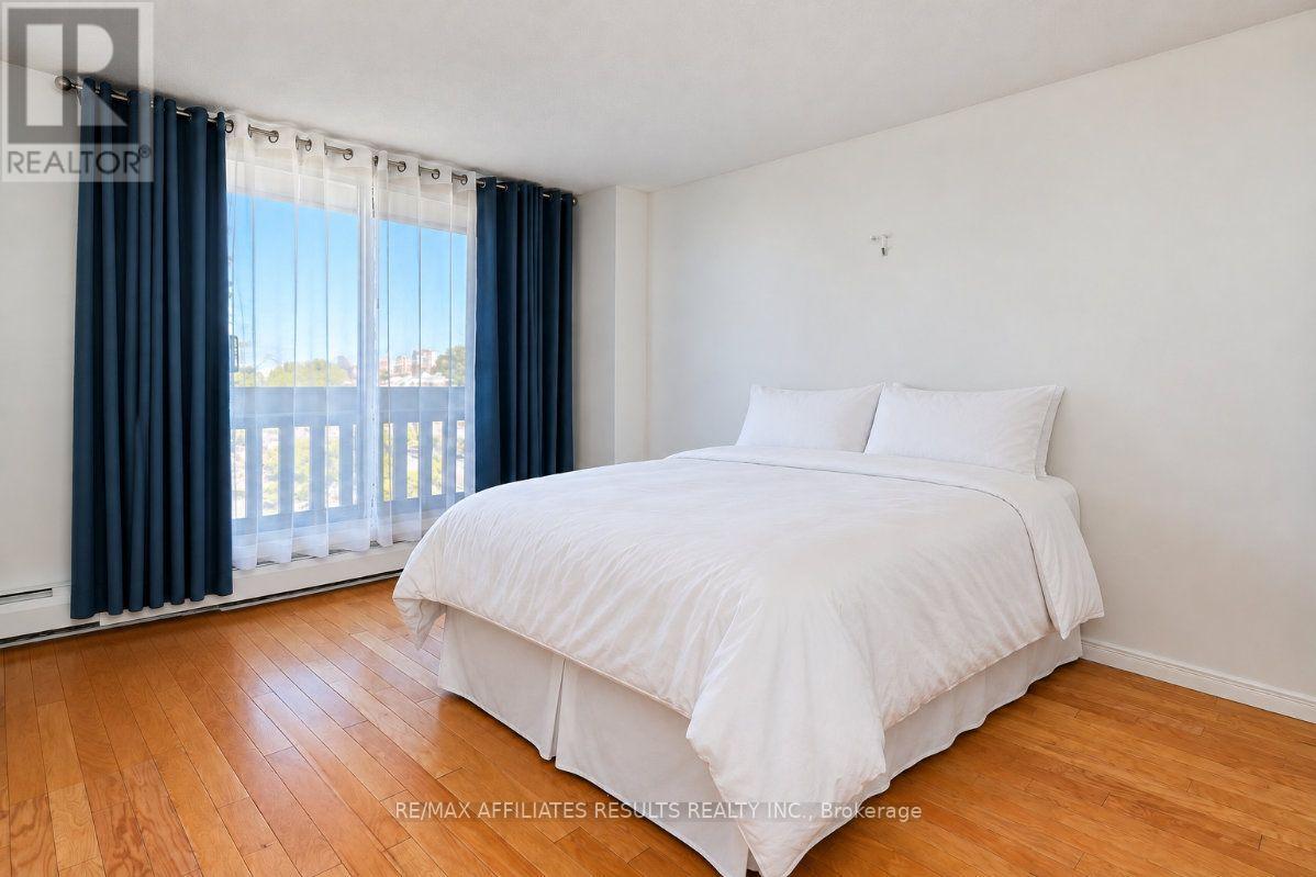 408 - 415 Greenview Avenue Property Photo 8