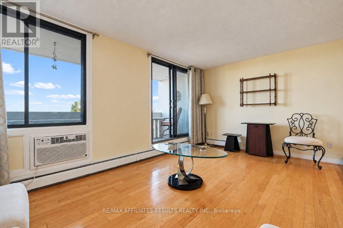 408 - 415 Greenview Avenue Property Photo 10