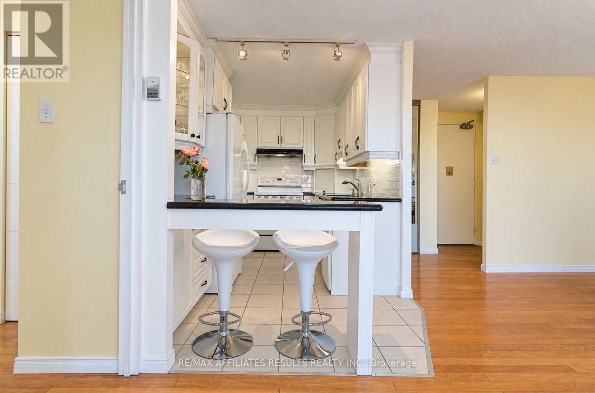 408 - 415 Greenview Avenue Property Photo 17