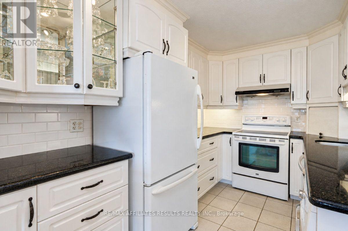 408 - 415 Greenview Avenue Property Photo 18
