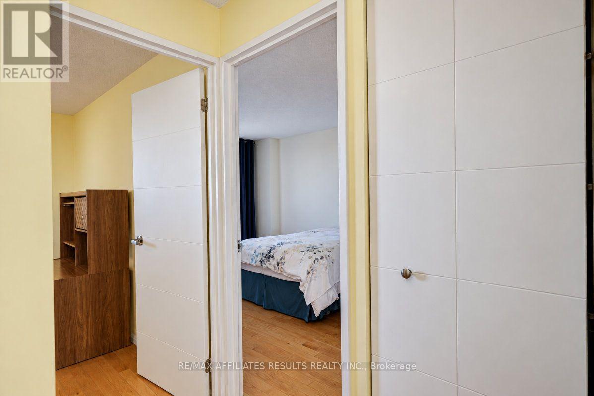 408 - 415 Greenview Avenue Property Photo 25