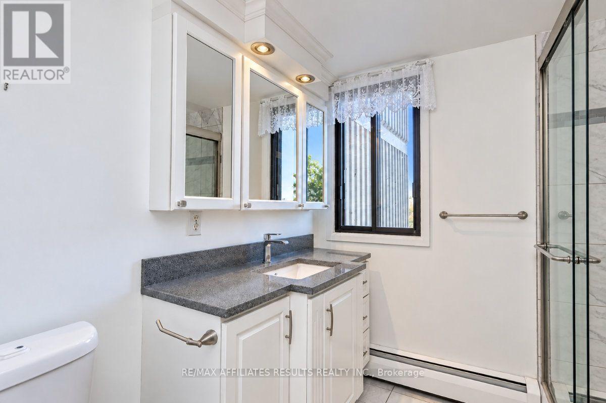 408 - 415 Greenview Avenue Property Photo 29
