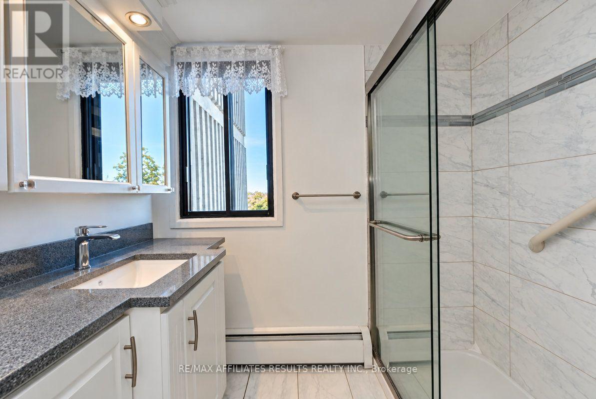 408 - 415 Greenview Avenue Property Photo 31