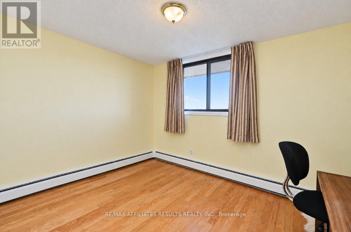 408 - 415 Greenview Avenue Property Photo 32