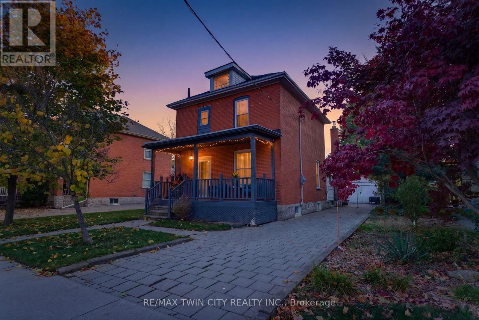 540 VINE STREET Property Photo 1