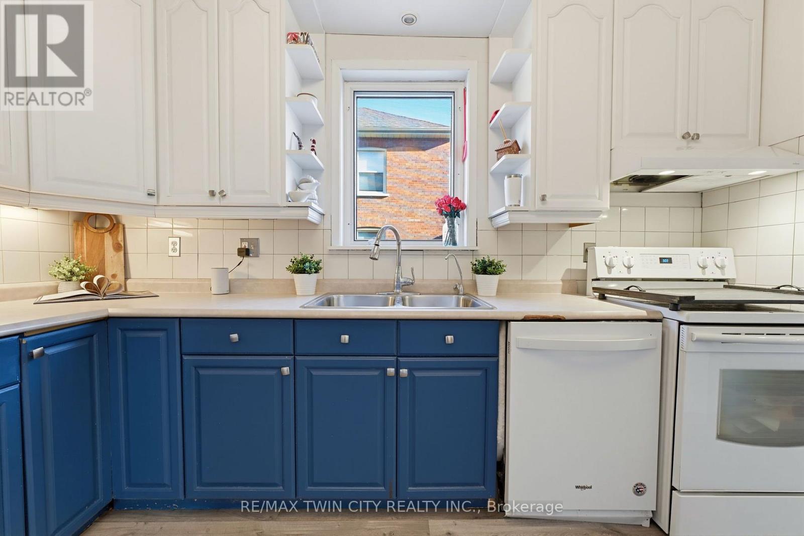 540 Vine Street Property Photo 13