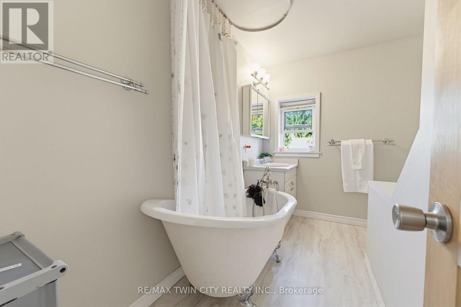 540 Vine Street Property Photo 23