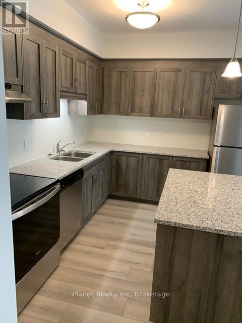 67 - 261 Woodbine Avenue Property Photo 4