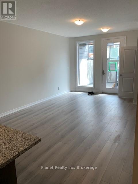 67 - 261 Woodbine Avenue Property Photo 5