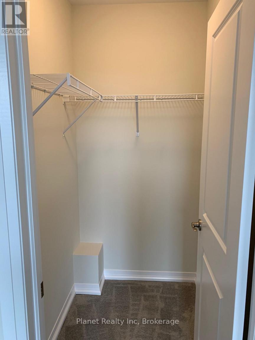 67 - 261 Woodbine Avenue Property Photo 7