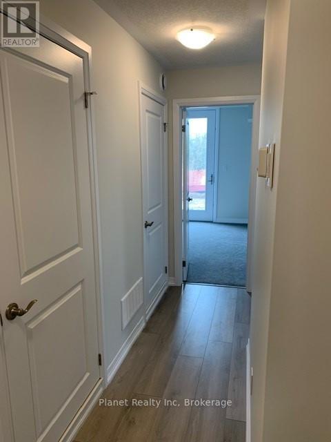67 - 261 Woodbine Avenue Property Photo 10