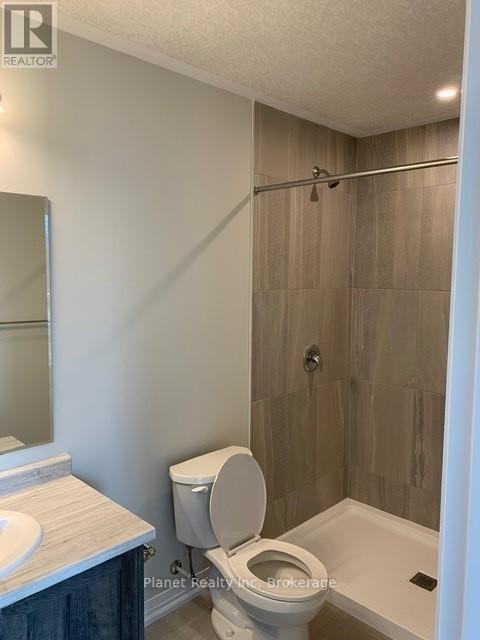67 - 261 Woodbine Avenue Property Photo 11