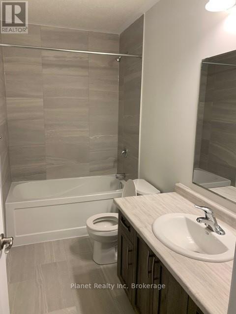67 - 261 Woodbine Avenue Property Photo 12