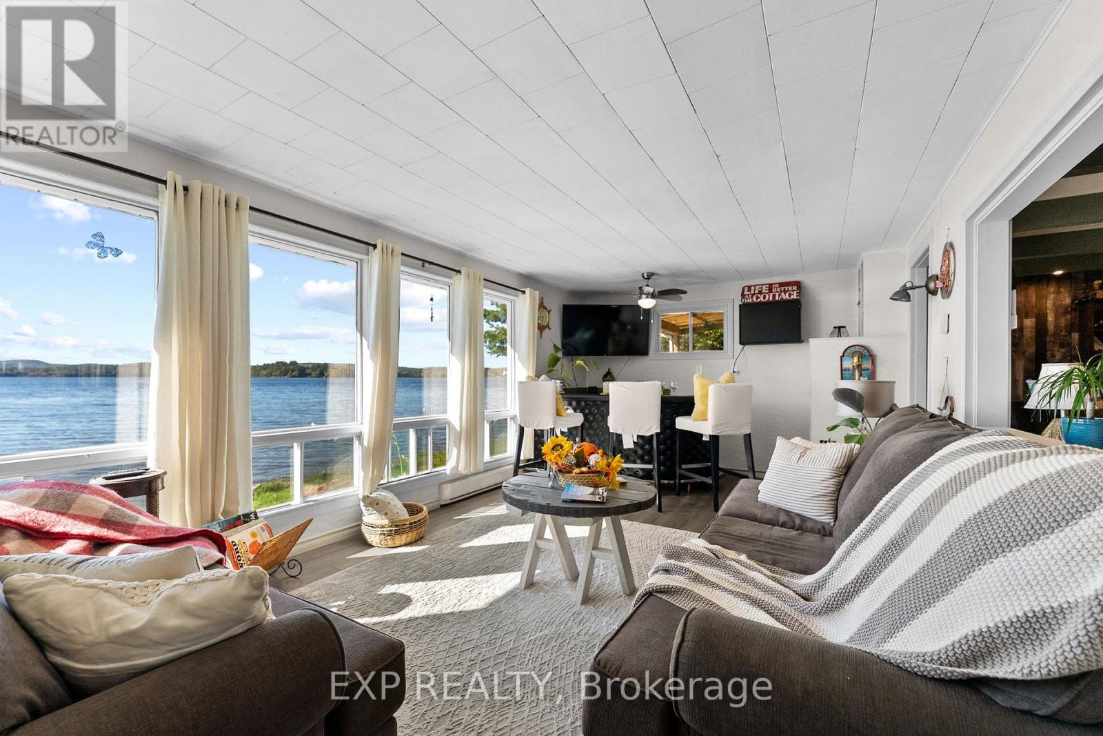 42195 Combermere Road Property Photo 10