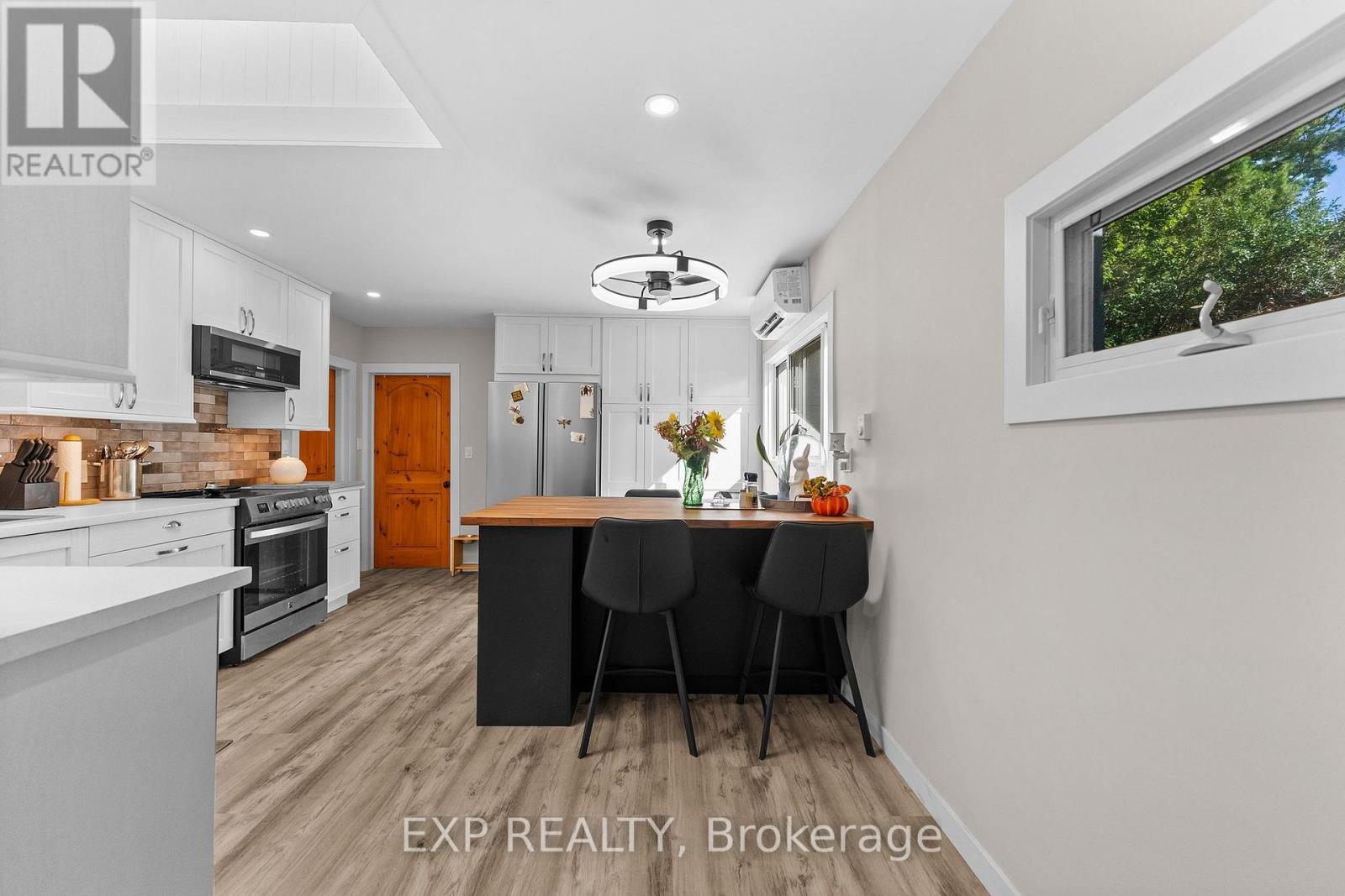 42195 Combermere Road Property Photo 18