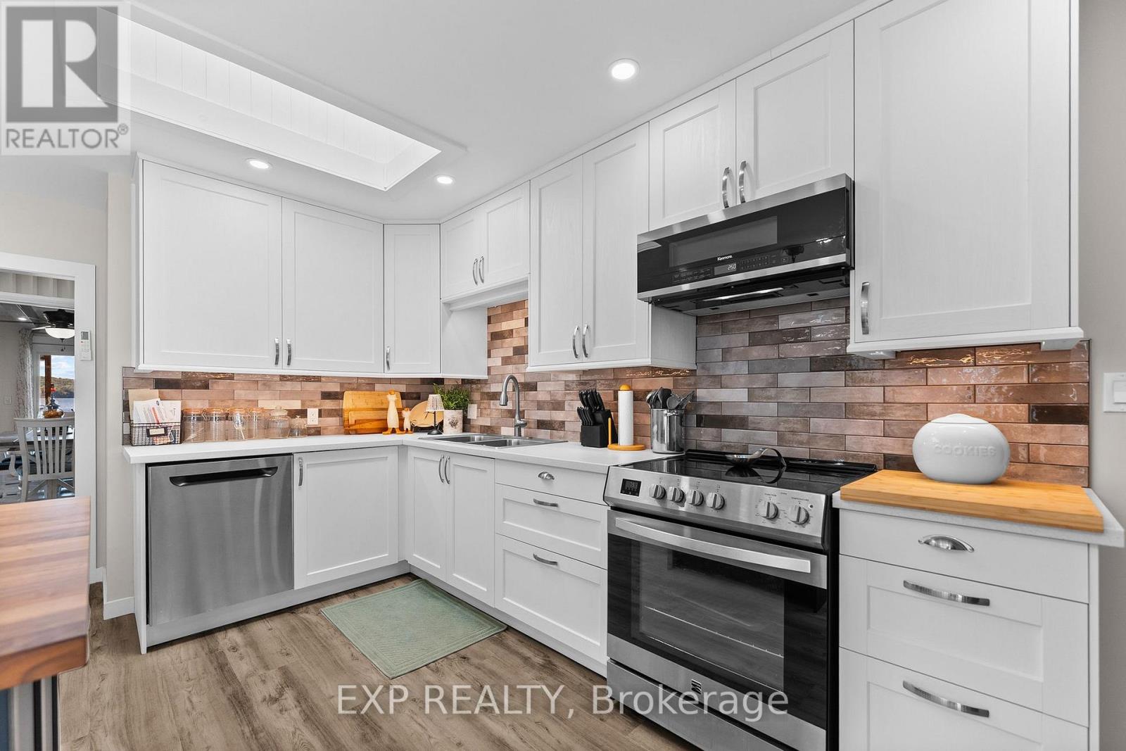 42195 Combermere Road Property Photo 20