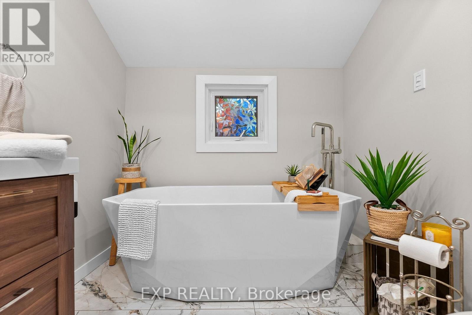 42195 Combermere Road Property Photo 31
