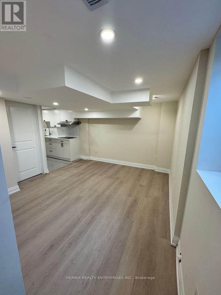 Lower - 1 Bedroom - 60 Wakelin Terrace Property Photo 2