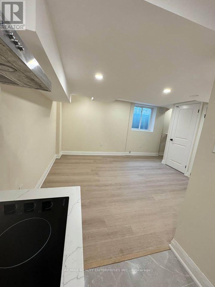 Lower - 1 Bedroom - 60 Wakelin Terrace Property Photo 6