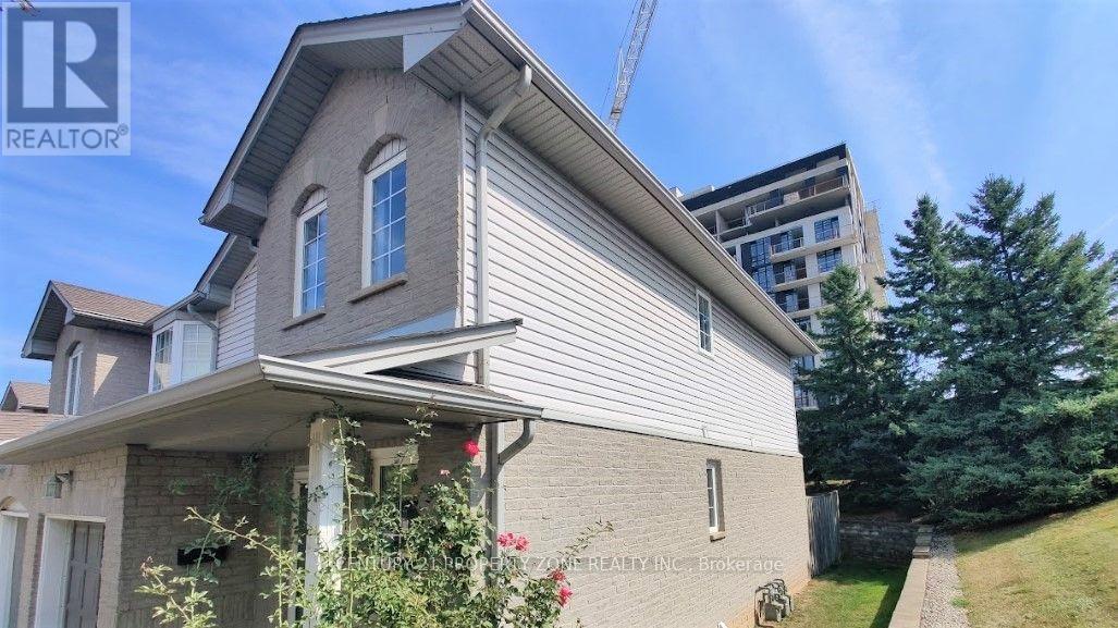 18 - 104 Frances Avenue Property Photo 2