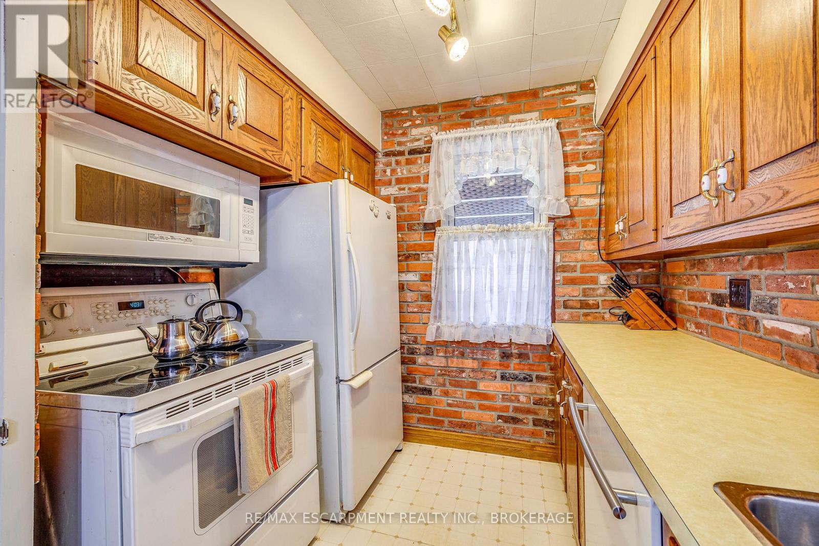 818 Broadway Avenue Property Photo 19