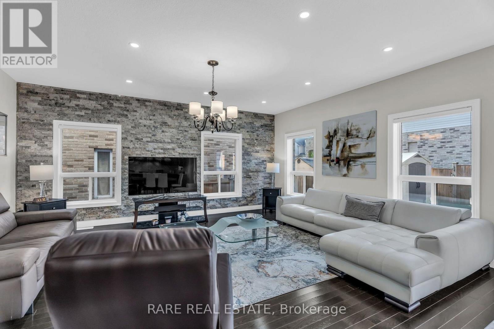 753 Pasture Rose Street Property Photo 4