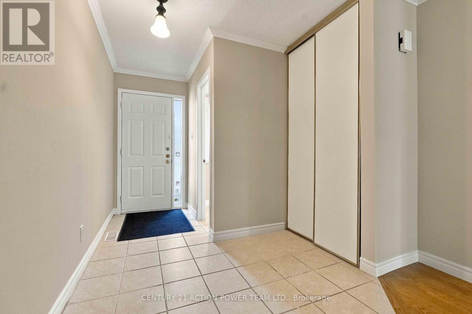 605 Latour Crescent Property Photo 4