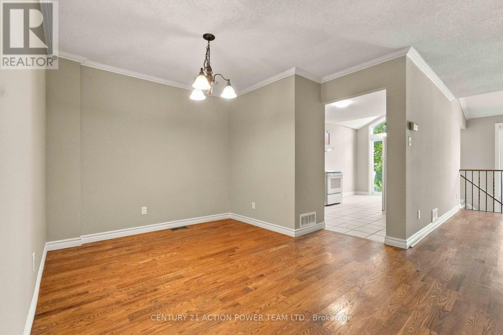 605 Latour Crescent Property Photo 6