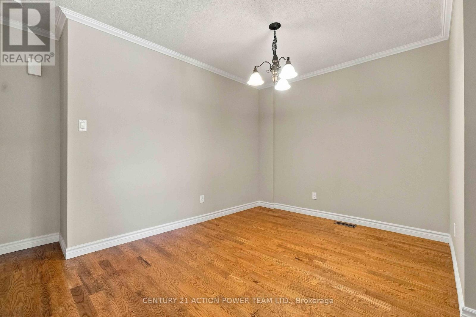 605 Latour Crescent Property Photo 7