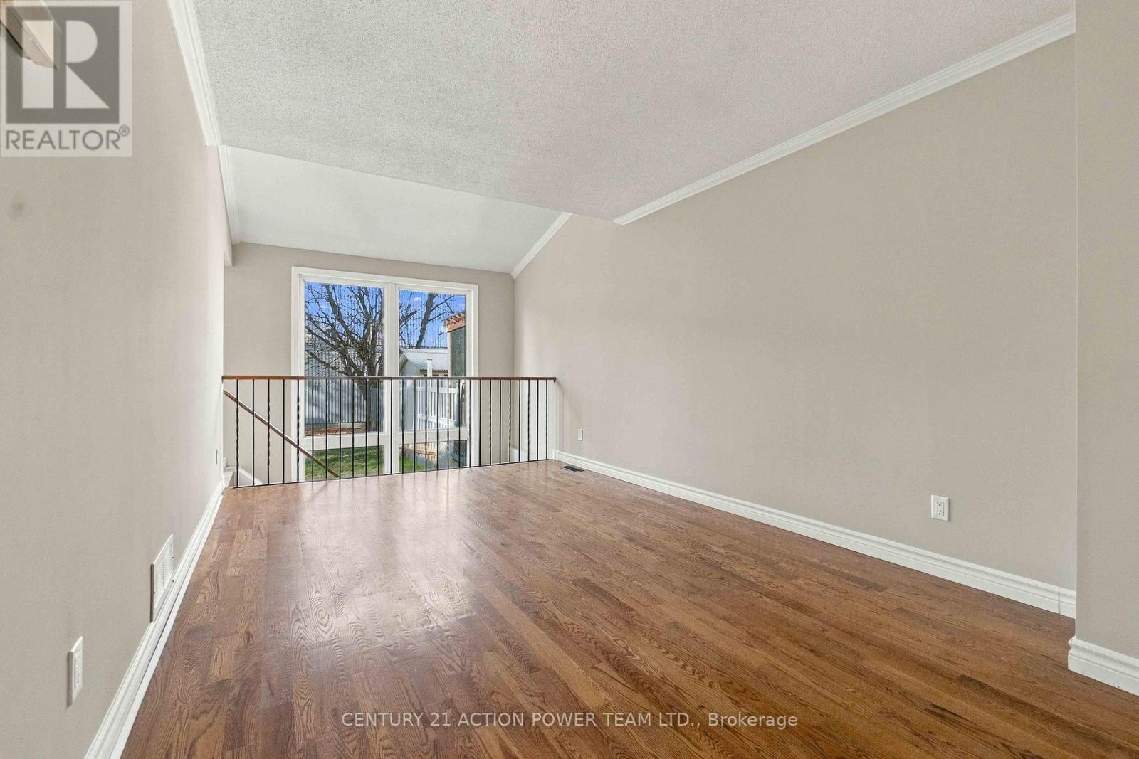 605 Latour Crescent Property Photo 9