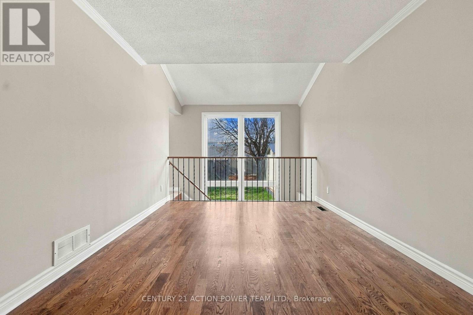 605 Latour Crescent Property Photo 10
