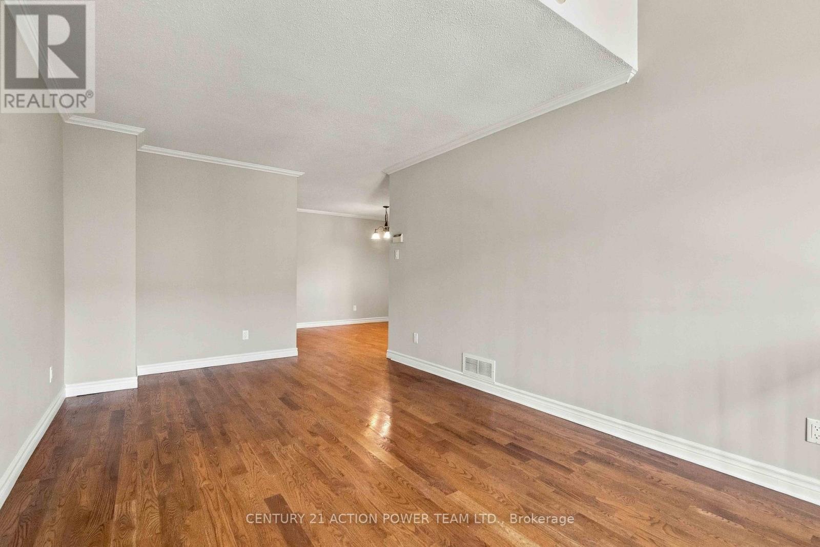 605 Latour Crescent Property Photo 11
